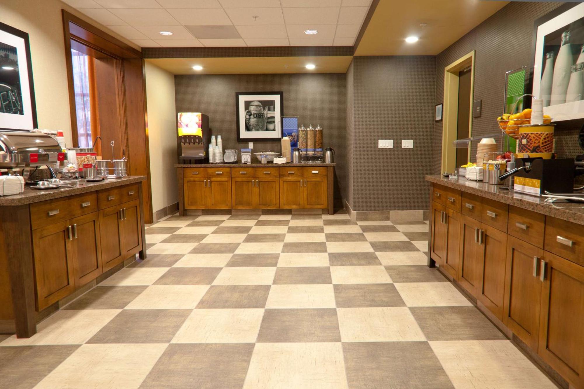 Hampton Inn & Suites Salinas Extérieur photo