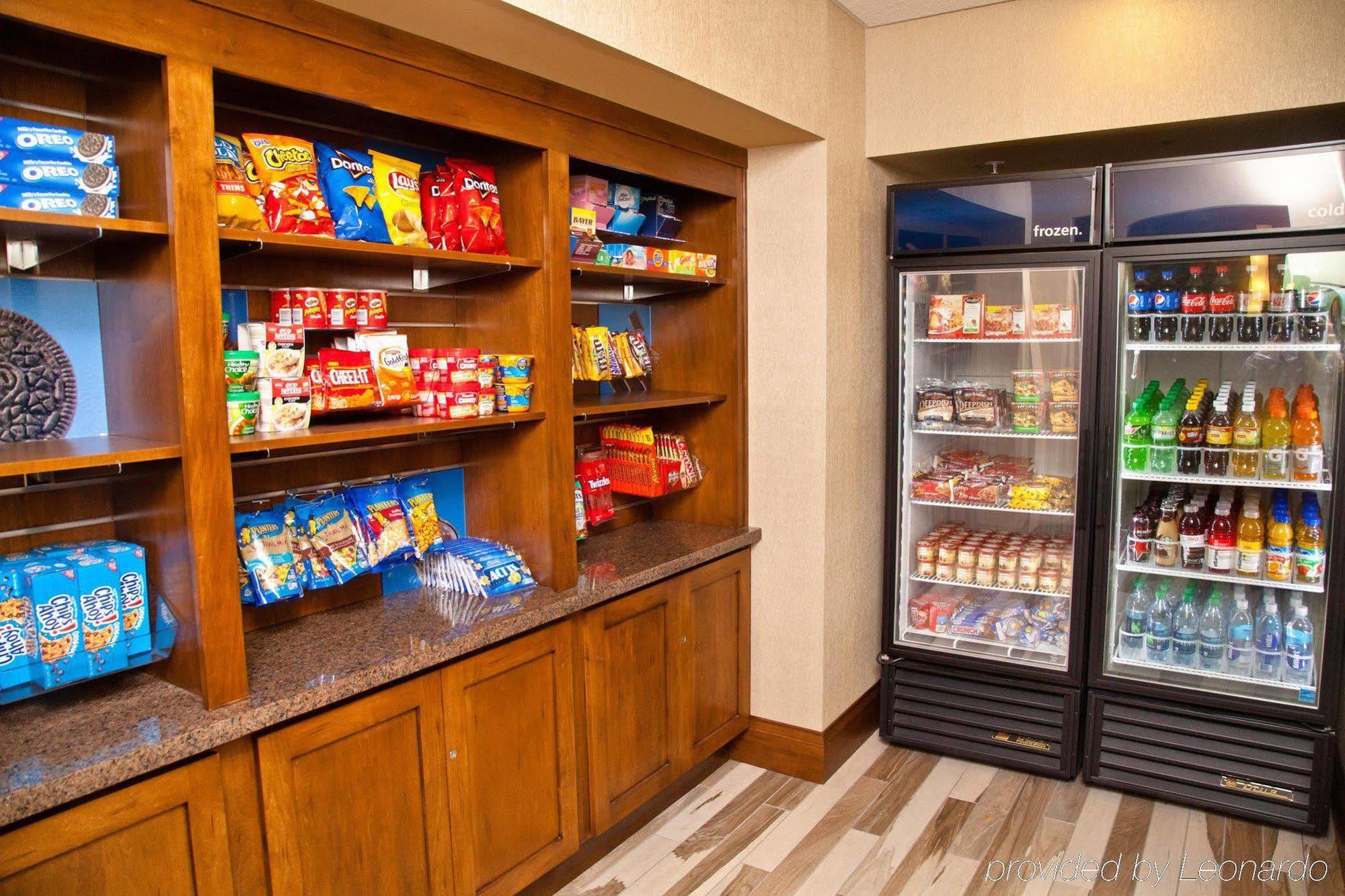 Hampton Inn & Suites Salinas Extérieur photo