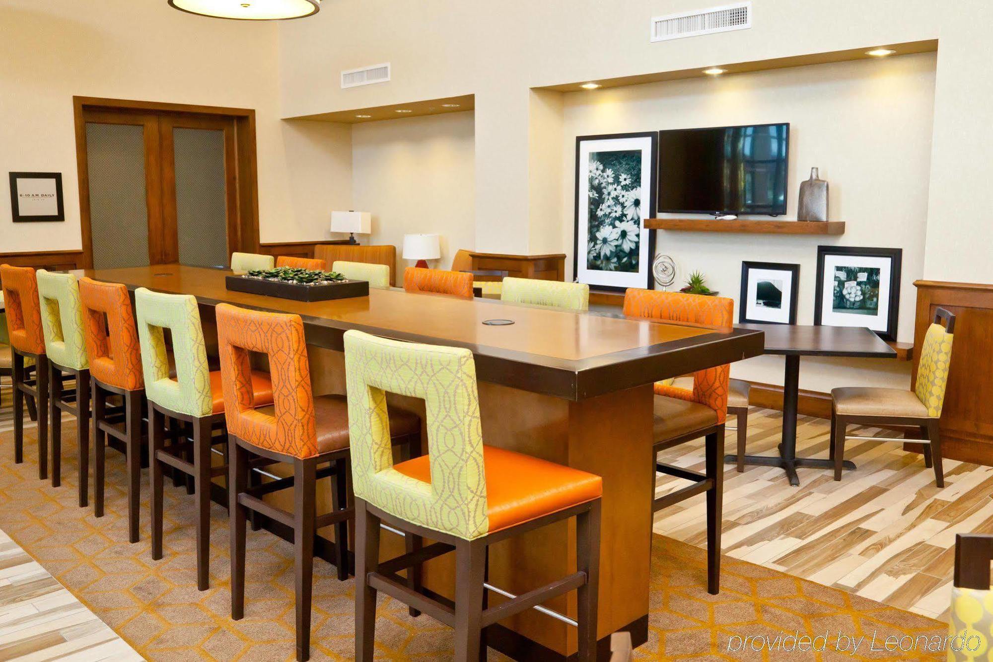 Hampton Inn & Suites Salinas Extérieur photo