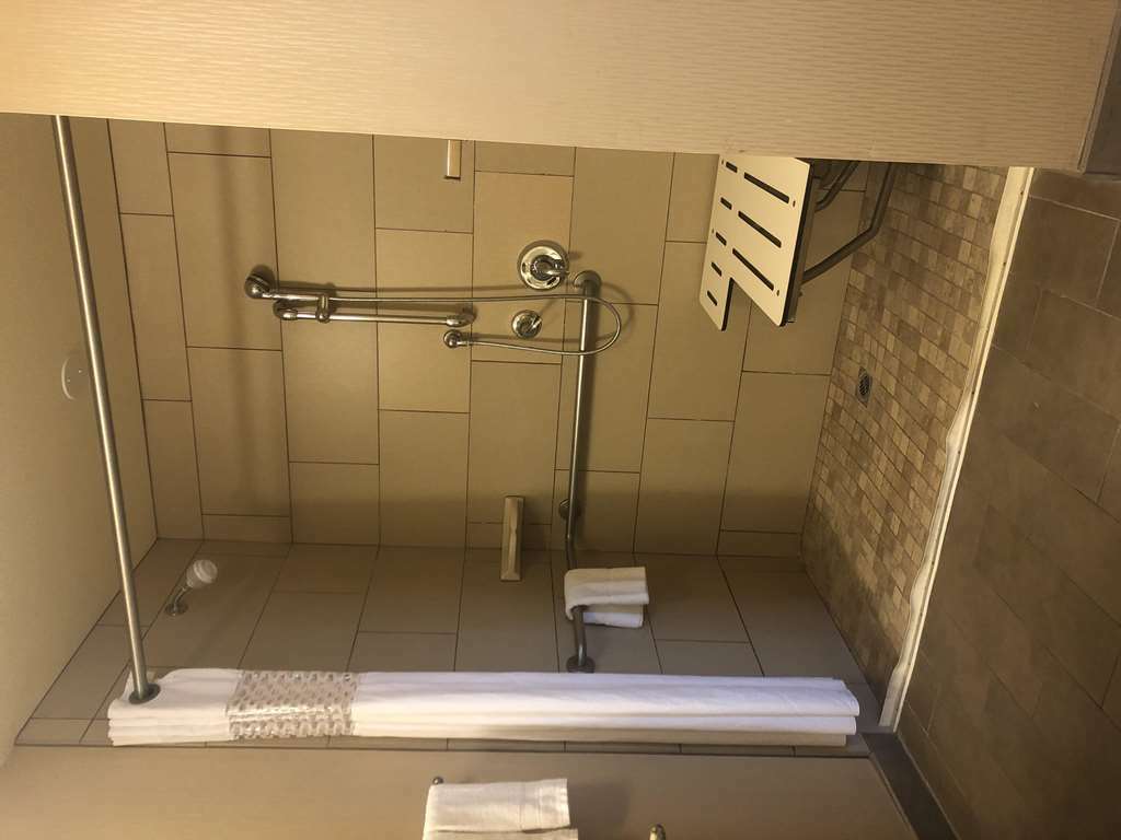 Hampton Inn & Suites Salinas Chambre photo